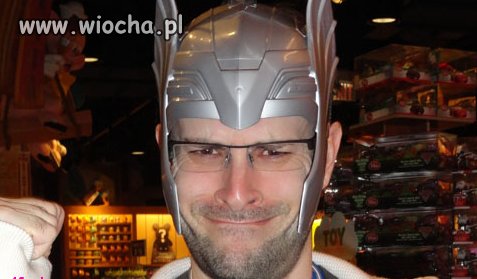 Oj taki uroczy jestem tylko trochę się wstydzę