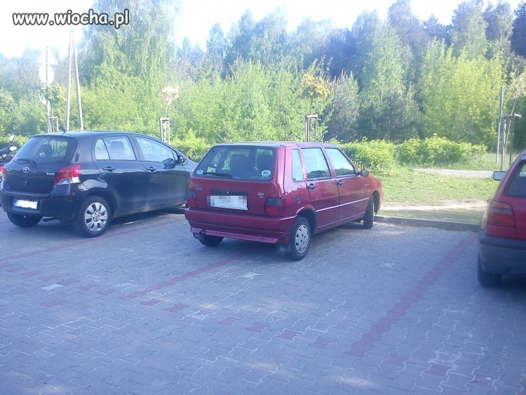 Parking pod szkołą, Bukowno