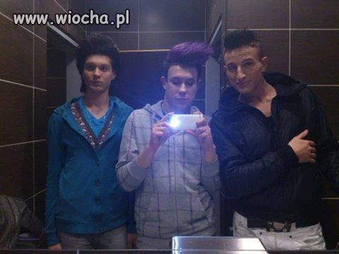 Trzech przyjaciół od dupy strony 
