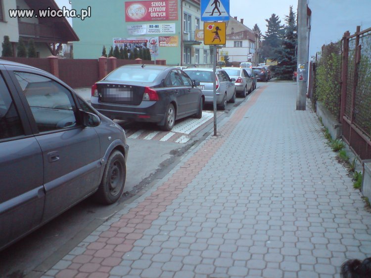 Przejście dla dzieci w wieku podstawówki