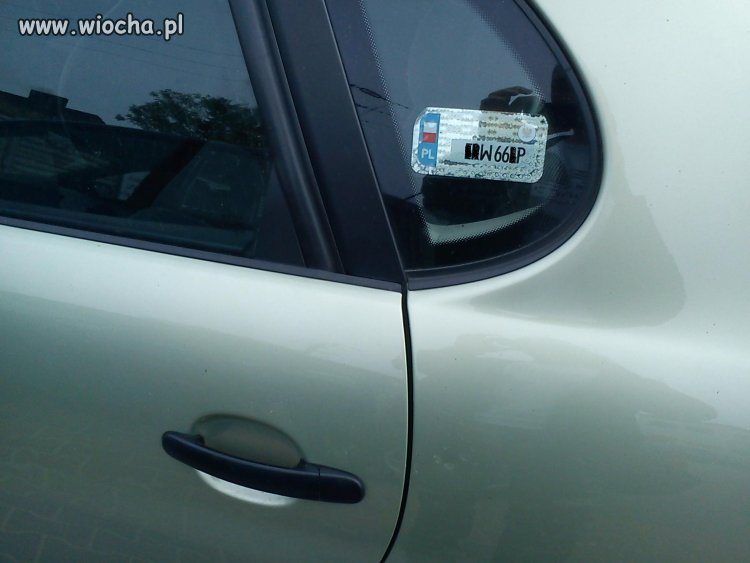 Kochanie, a która to jest przednia szyba...???