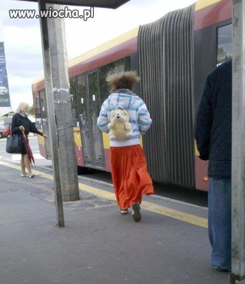 Mnich z Shaolin na szkolnej wycieczce  z pandą 
