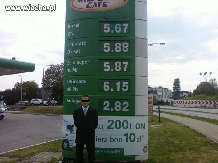 Na stacji benzynowej...