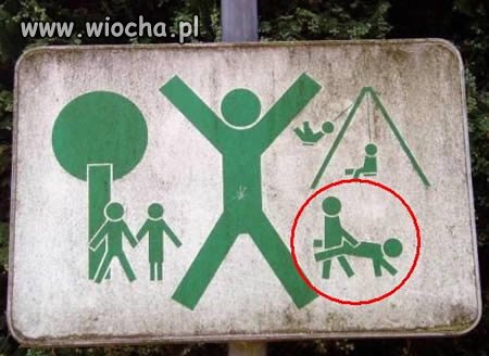 Tak się bawimy na placu zabaw.