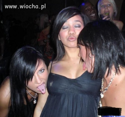 Dziunie po paru drinkach