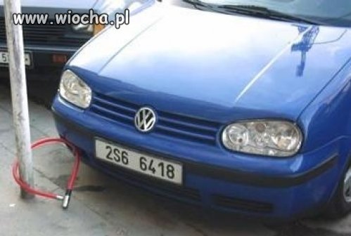 Ten zderzak jest chyba z platyny
