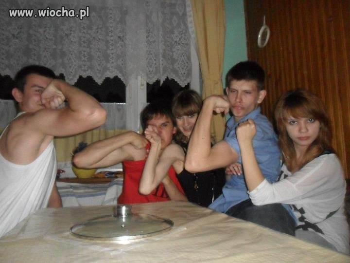 Wiejskie, piętnastocentymetrowe bicepsy