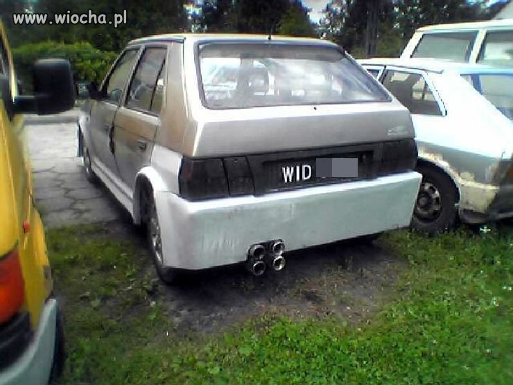 "Cudowny" body kit + bomba wydech =