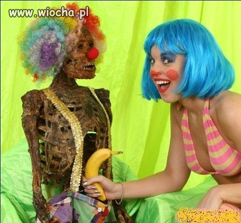 Ta Pani wygląda jak z programu dla dzieci