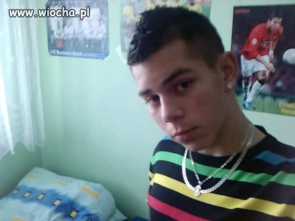 Opisuje swoje przezycia sexualne z dziewczynami i