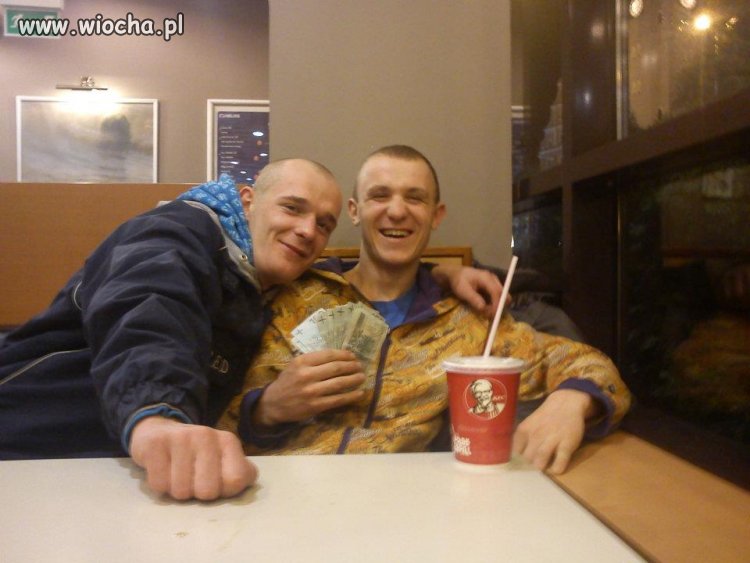 Taki tam z kumplami na kolacji heh 