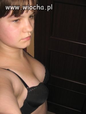 Dziewczyna 12 lat wstawia takie zdj. na fotke ...