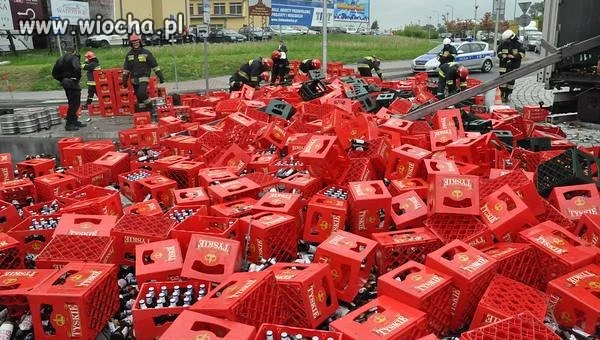 AJJJ, I TO ZARAZ POD SZKOŁĄ W WADOWICACH  