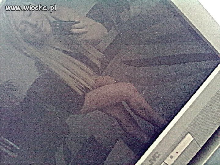 Opis przy zdjęciu jestem w telewizorze 