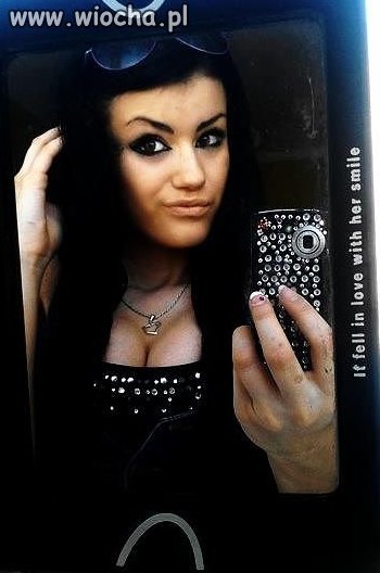 Ona ma 15 lat. 
