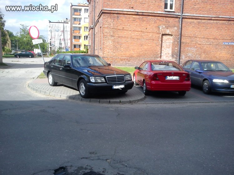 Kolejny mistrz parkowania