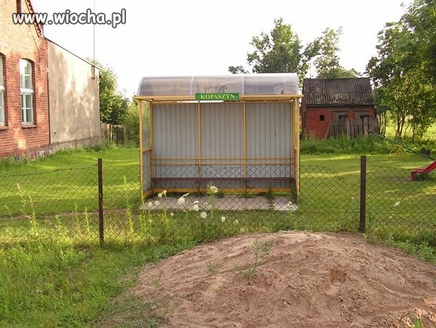 Prywatny przystanek autobusowy