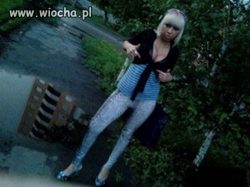 Dziunia robi focie w terenie