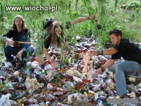 Grzebanie w śmieciach