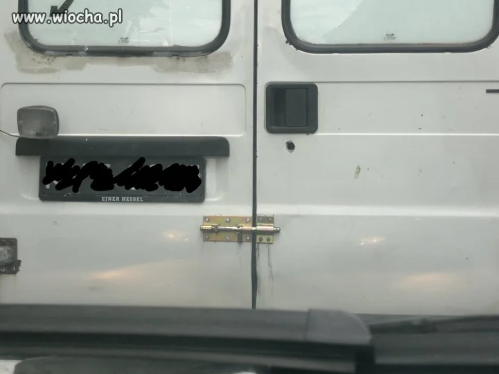Tu mamy przykład przysłowia "Polak Potrafi"
