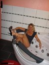 Mamuśka w jacuzzi