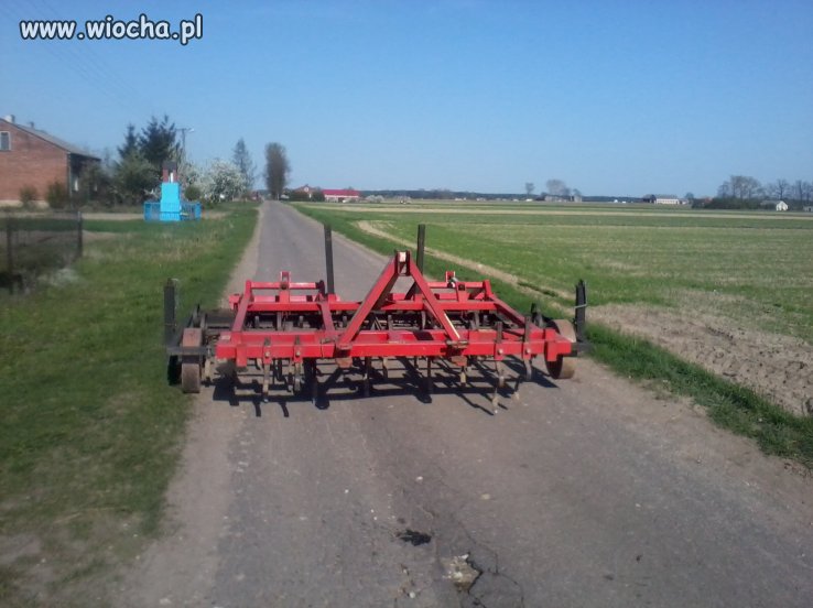Zaparkuje sobie maszynke na środku drogi
