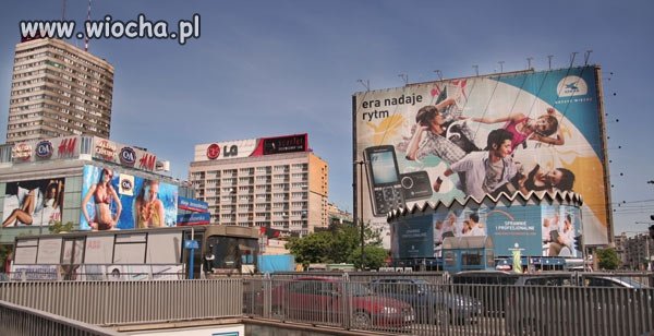 Cała Warszawa wygląda jak jedna reklama...