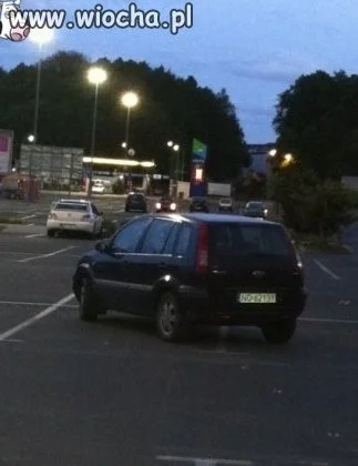 Kolejny mistrz parkowania
