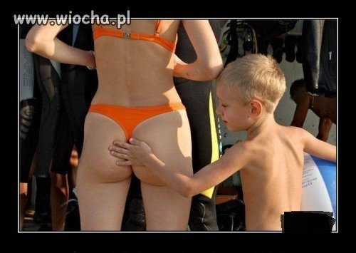 Mama pupkę widać