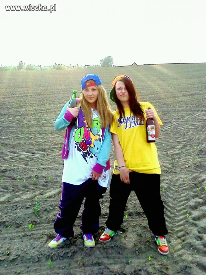 Mc wiocha z winem w łapie