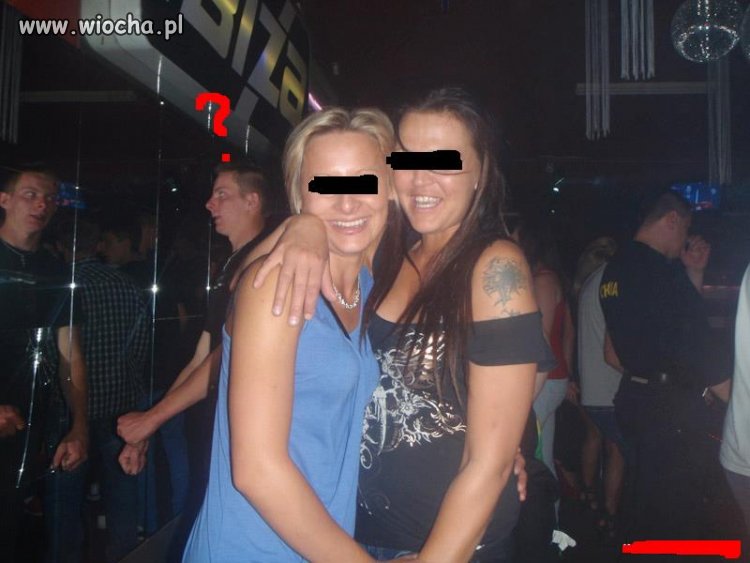 Koleś przy lustrze