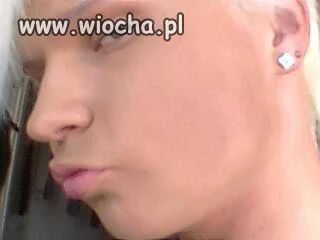 Kolczyk jest dzióbek jest 