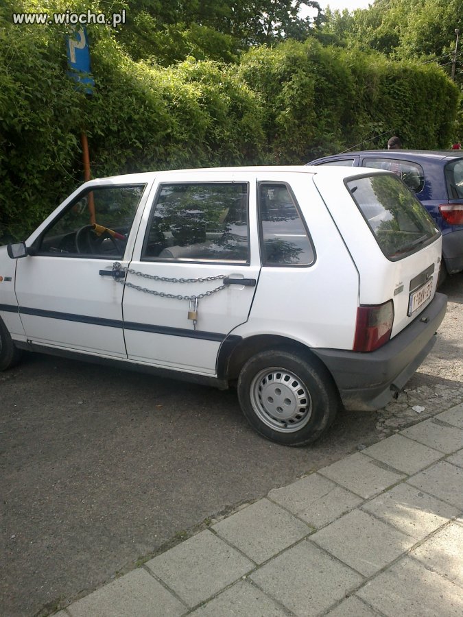 Belgia zabezpiecza auta  przed Polakami 