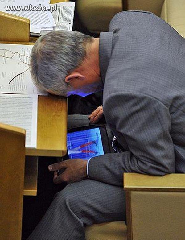 Teraz wiem po co nasz sejm zakupił tablety