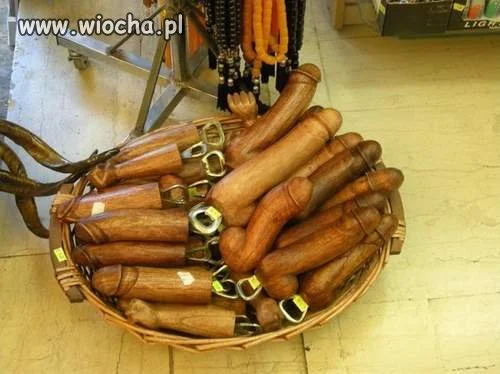 Ch*jowy otwieracz do butelek...