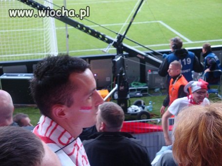 Nie wiedzieć jak wyglada flaga Polski...