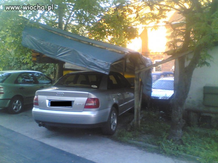 Nie ma to jak wiata na parkingu!