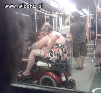 Igraszki w autobusie...