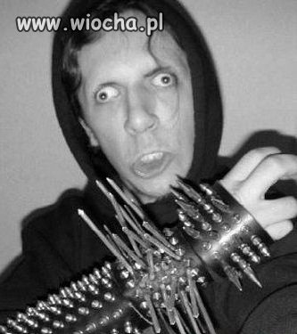 Wyczyścił skład budowlany z gwoździ