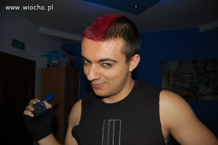 Czerwony dywan na pustej głowie