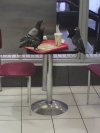 A za chwilę będą z nich chickenburgery.