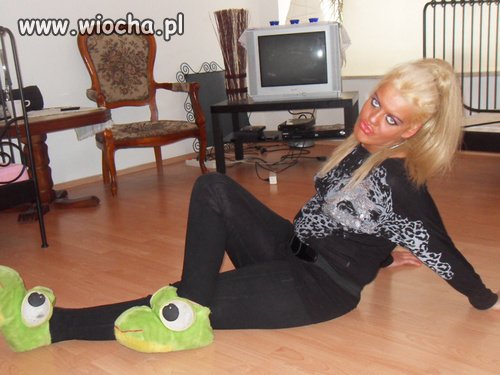 Dzióbek, żabki na nogach...
