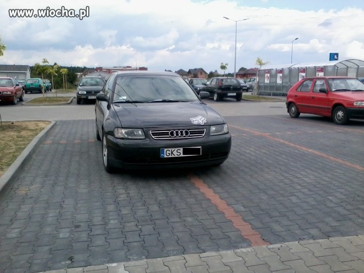 Bo jedno miejsce parkingowe to za mało...