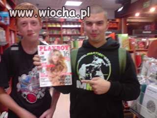 Dzieci lansują się gazetą Playboya