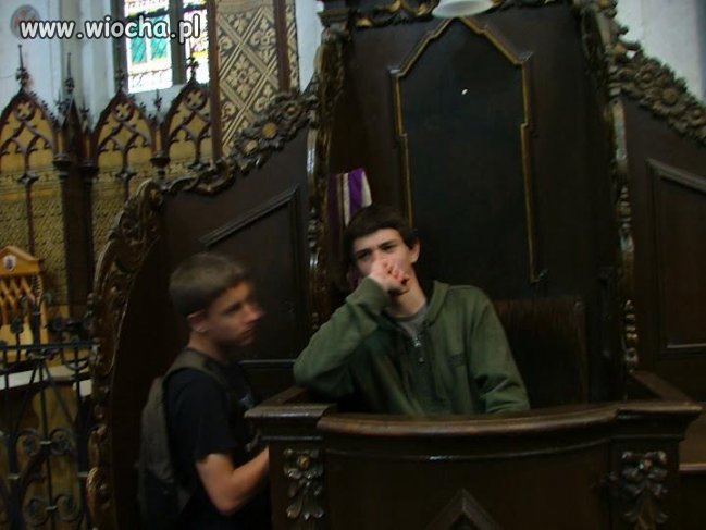 Dzieci mają zajęcie na wycieczce 