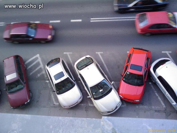 Zawsze się trafi jakaś czerwona owca ...