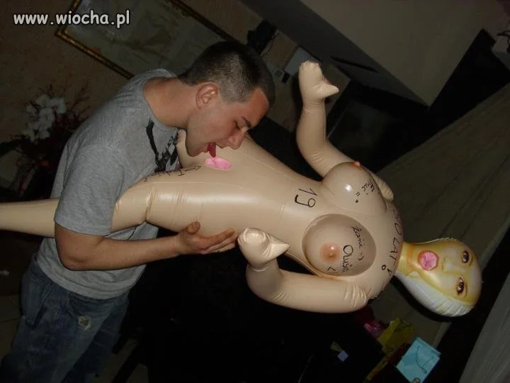 Urodziny urodzinami ale po co się tym tak chwalić?