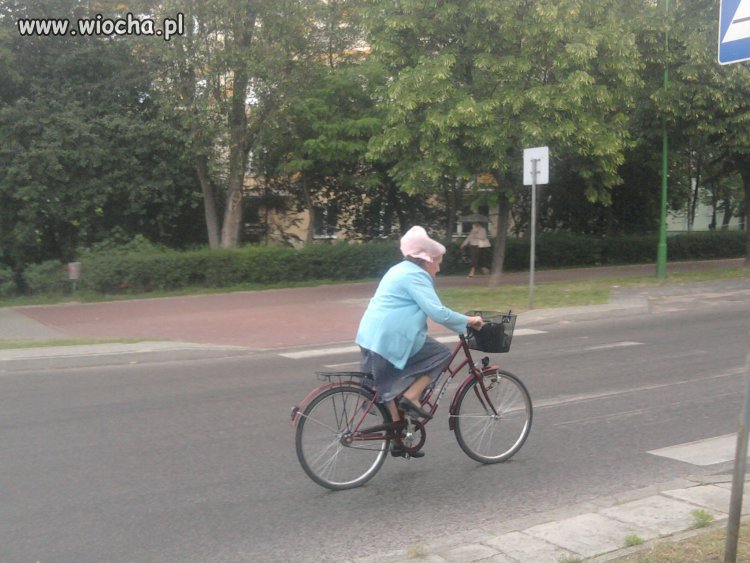 Taa...z reklamówką na głowie