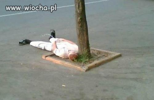 Łeee po co będe wstawał tak wygodniej...