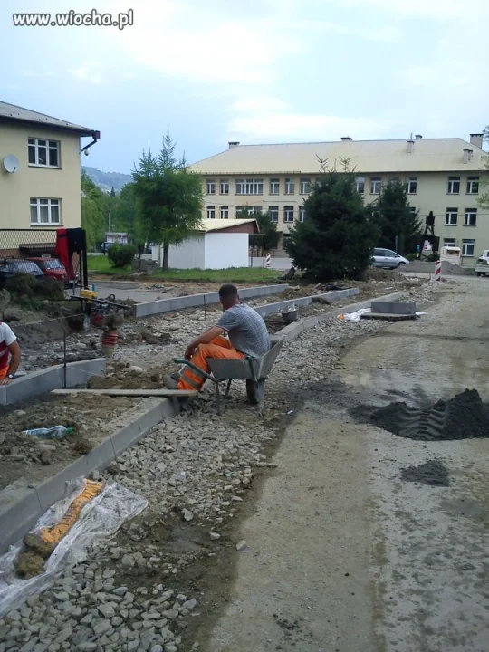 Robota idzie